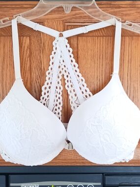 Time and Tru White Lace Racerback Bra